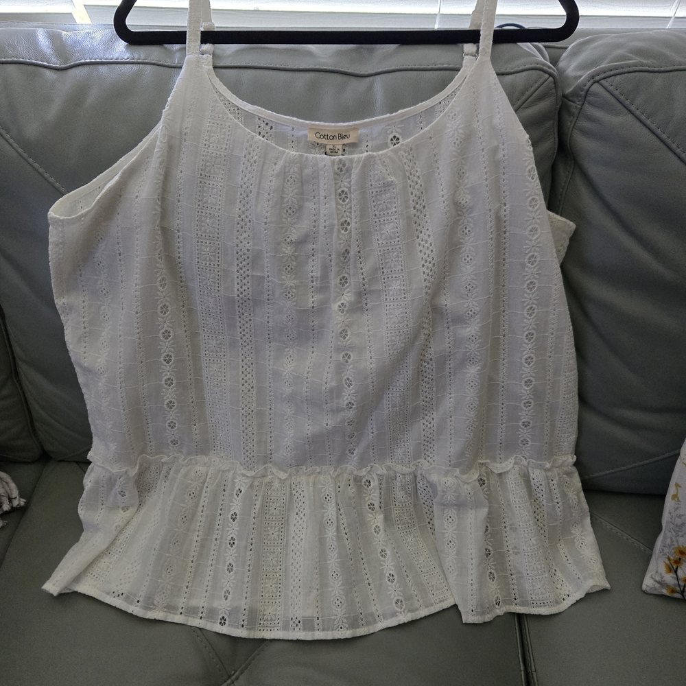 White Top - Picture 2 of 5